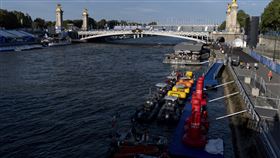 ▲巴黎奧運因為塞納河水質問題，連續2天取消鐵人三項訓練活動。（圖／美聯社／達志影像）