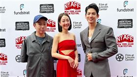 《愛的噩夢》導演廖明毅（左起）、謝欣穎、林柏宏出席紐約亞洲影展。（圖／良人行影業提供）。