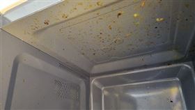 微波爐油汙很難清！清潔秘訣曝光：1物+水