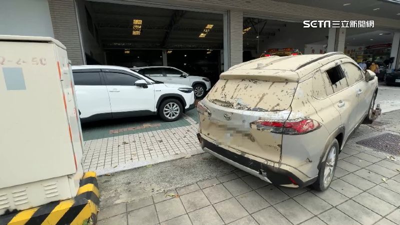 收藏級老車「裹黃泥」　泡水4天車主心痛