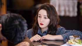 迪麗熱巴在《幸福，觸手可及》時常吃劇組道具食物展現可愛的一面（圖／中天娛樂台提供）