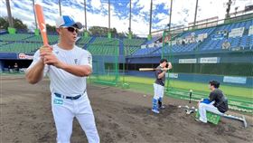▲富邦悍將二軍打擊教練高國輝前往火腿二軍基地進修，擔任客座二軍打擊教練。（圖／富邦悍將球團提供）