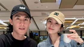 杜淳（左）的妻子王燦（右）被網友發現日益消。（圖／翻攝自微博）