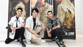 朱宥丞（左起）、吳翰林、黃冠智在《聽海湧》中飾演三兄弟。（圖／公視提供）