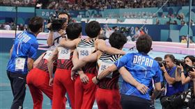 日本體操男子團隊29日在巴黎奧運逆轉奪金。（圖／美聯社／達志影像）