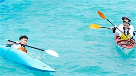 瑞瑪席丹、胡宇威驚見郭泓志（左）翻船（圖／華視、三立提供）