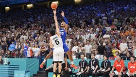 ▲史崔澤爾（Matthew Strazel）飆進關鍵外線。（圖／美聯社／達志影像）