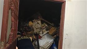 屋主,火勢,消防員,天花板,火警,雜物,高雄,米奇屋