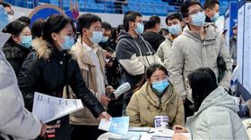 2023年2月9日武漢市招聘會 VOA資料畫面