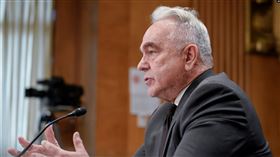 庫爾特·坎貝爾出席國會參議院對其擔任副國務卿提名舉行的聽證會。 