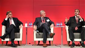 美國防部前副助理部長柯伯吉美國總統大選進入倒數，國防部前副助理部長柯伯吉（左）數次被點名有望成為川普國安團隊成員。攝於7月17日。中央社記者鍾佑貞密爾瓦基攝  113年7月31日