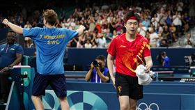 ▲世界第1的中國好手王楚欽爆冷在32強賽出局。（圖／美聯社／達志影像）