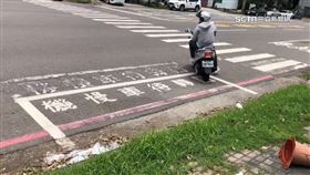 大貨櫃「騰空」放待轉格　騎士：怕中暑變遮陽區