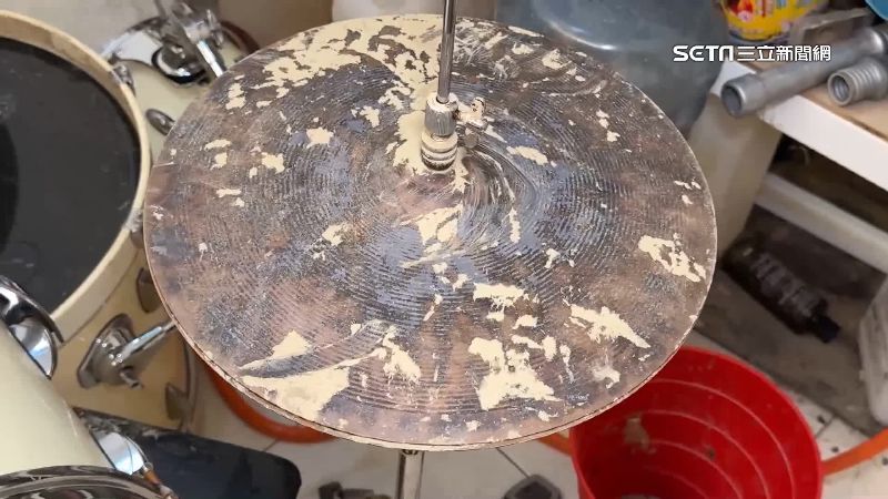 獨／高雄樂團器材全泡爛　損失百萬重建難