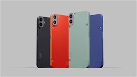 CMF Phone 1將於即日起由台灣大哥大獨家販售黑色與青綠色，其他兩款彩藍色及亮橙色即將上市。（圖／品牌業者提供）