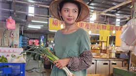 吳婉君為了8點檔連續劇犧牲助曬，更貼近種菜姑娘。（圖／民視提供）