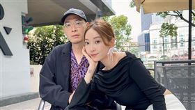 張少懷（左）與翁馨儀（右）去年在日本東京買。（圖／翻攝自臉書）