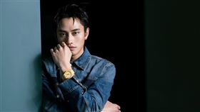 范少勳做田調赴南投陳綢兒少家園蹲點，盼電影《火宅之犬》讓社會重視兒少安置及制度問題。（圖／冬候鳥電影提供）