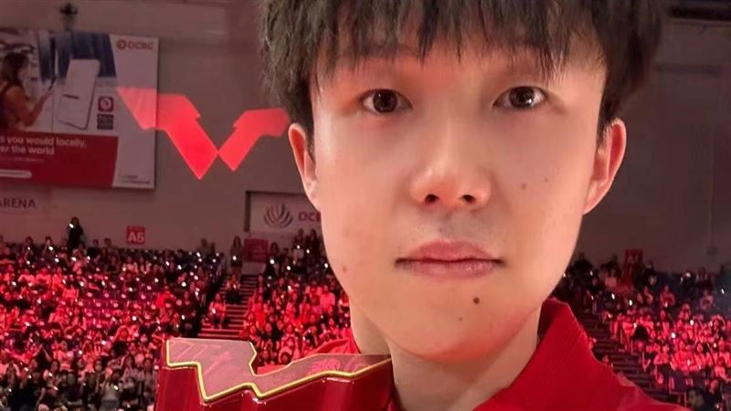 王楚欽球拍被踩斷　陸記者被當嫌犯遭出征