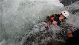 15歲女高生營隊漂漂河溺斃。（圖／翻攝畫面）