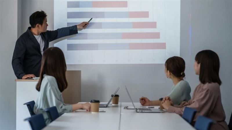 AI帶動台灣經濟成長亮眼,受僱人員報酬增速上揚。(示意圖,photoAC)