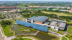 ▲史博館萬坪綠地，鄰亞太棒球中心，北外環道路銜接南科，「南科卓越城」居三大園區核心地位。（圖／業者提供）