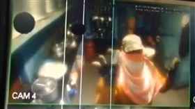 印度小偷，闖窮酸旅店攤手：比我還窮，放20盧比紙鈔(圖／翻攝自Deccan Chronicle X)