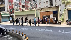 便當,排隊,陰影,新竹（圖／記者羅欣怡攝影）
