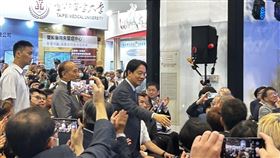 ▲賴清德、王金平出席高齡健康展，一起步入會場。（圖／記者簡浩正攝影）