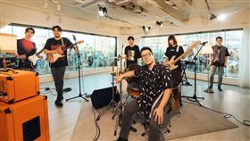 蘇打綠為〈他夏了夏天〉拍攝MV。（圖／蘇打綠有限公司 提供）