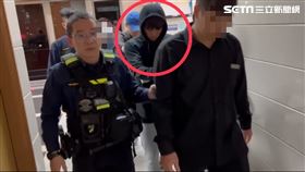 味全龍球員曾傳昇涉賭博被警方帶回派出所。（圖／翻攝畫面）