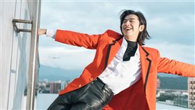 陳柏霖《愛的視線》中克服「恥」度，拍攝現場工作人員全笑翻。（圖／牽猴子提供）