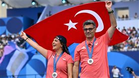 土耳其51歲射擊選手迪凱奇（Yusuf Dikec）。（圖／路透社／達志影像）