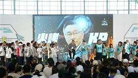 火烤柯文哲。（圖／記者許皓婷攝影）