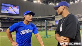 ▲富邦悍將張育成、道奇隊台灣好手柯敬賢。（圖／記者張沛嘉攝影）