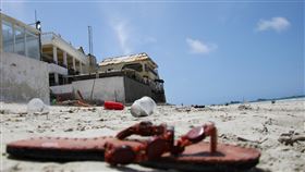 索馬利亞一處海灘遭恐攻，至少32死63傷。（圖／路透社／達志影像）