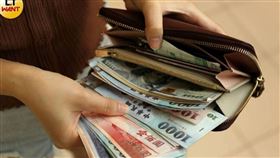 新聘導師涉嫌收取班費、餐費、校外教學等費用，捲款20萬後失聯。(示意圖／CTWANT資料照)