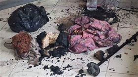 母親的被子床墊全被燒得焦黑。（圖／翻攝自khaosod）