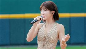 壯壯成為台灣首位外援啦啦隊。（圖／翻攝自壯壯IG）