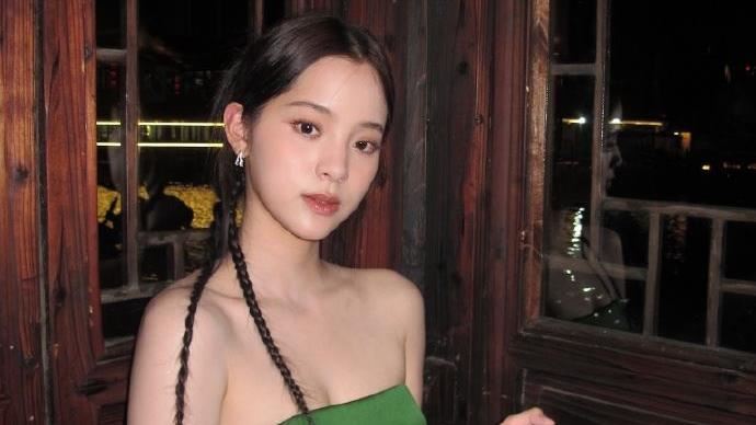 歐陽娜娜新劇演「蘿莉盲女」開播收視慘！　網喊：換個女主就看