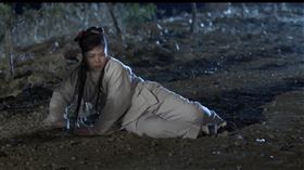 蕭惠劇中被虐待，也增加不少皮肉傷。（圖／民視提供）