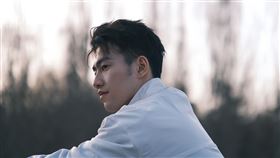 王昶曬出不少宣傳帥照，讓許多球迷眼睛為之一亮。（圖／翻攝自王昶微博）