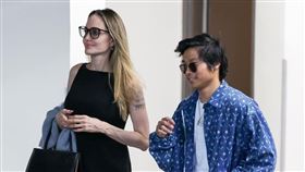 安潔莉娜裘莉和養子帕克斯。（圖／美聯社／達志影像）
