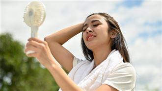 獨／穿白色衣較涼快?醫曝「1顏色」最防曬