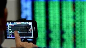 台股5日再創暴跌紀錄。