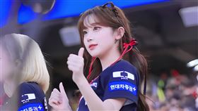 李珠珢在韓國球場跳舞時經常「無表情」。（圖／翻攝自my._.chuuu IG）