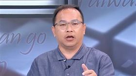 王義川說，台灣人表現台灣意識卻遭到阻撓的處境，讓他想到了一首歌，就是「母親的名叫台灣」。