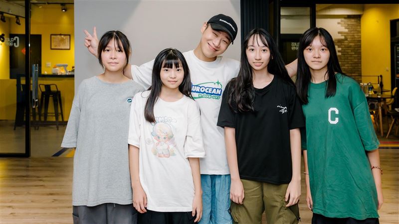 攜手學生社團　小賴母愛噴發自認嚴格派