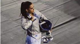 匈牙利的21歲擊劍選手蘇克絲（Luca Szűcs）