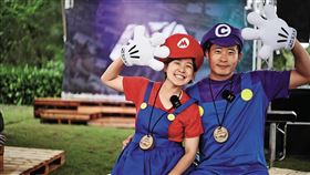 林彥君夫妻常在社群po出甜蜜合照，卻因侵吞贊助費、漏開發票而雙雙陷入爭議。（翻攝江勝山臉書）